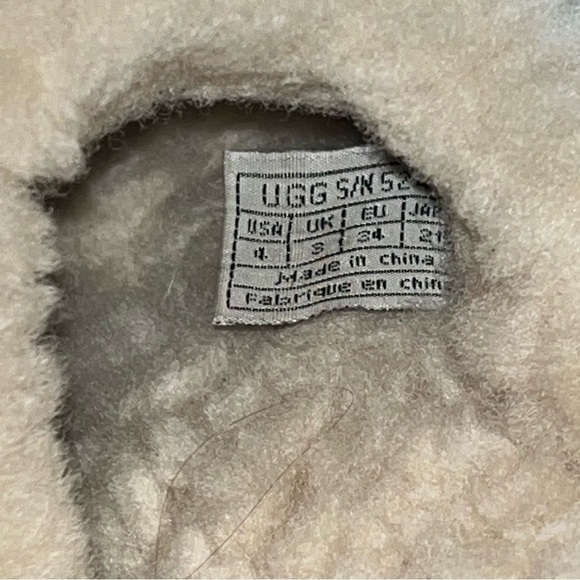 UGG Australia Black‎ Kalie Suede Shearling Lined Studded Clog Mules Slides - Picture 9 of 9